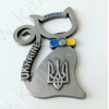 Магніт — відкривачка кішка під срібло метал 6 х 4 см. Україна
